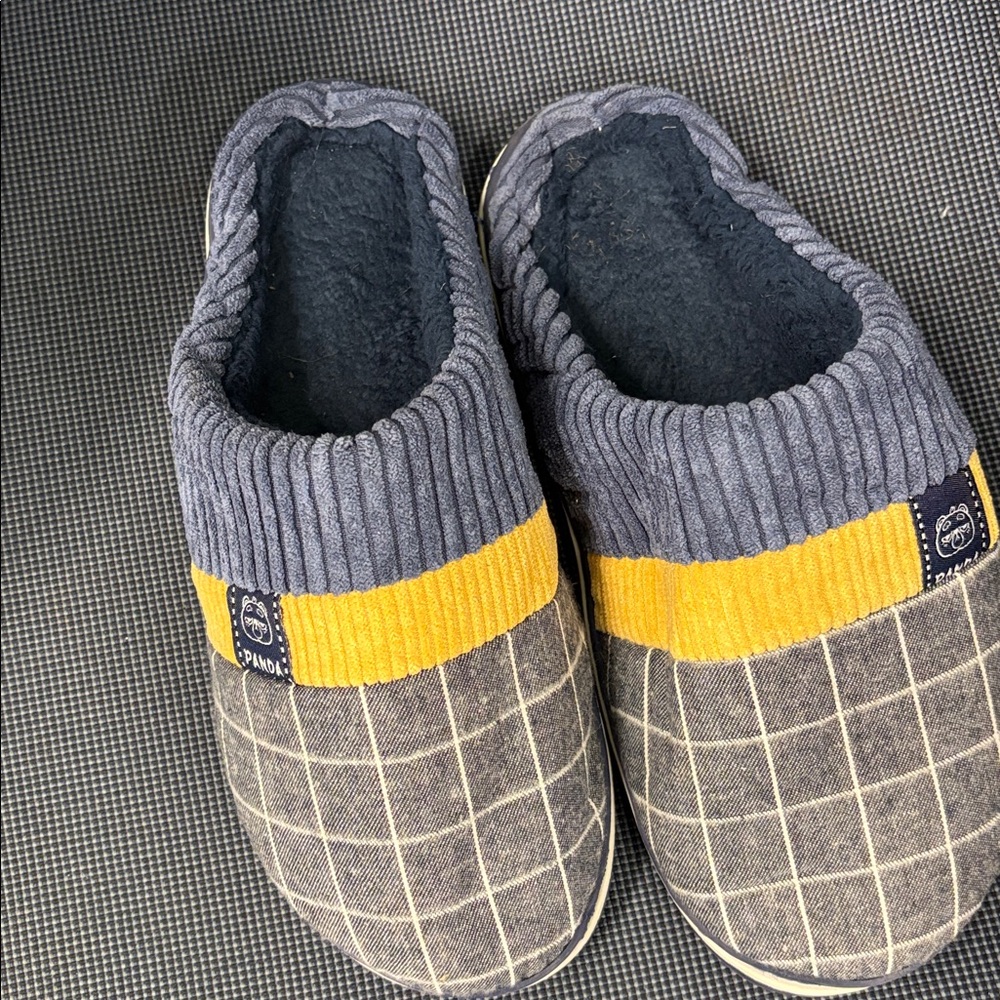 Panda Plaid Slippers with Yellow Accent New Without Tags Sz 9-10